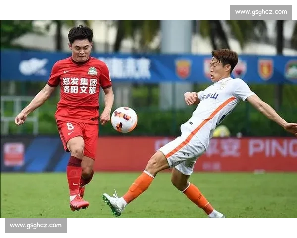 黄紫昌带伤出战创纪录！额眉缝八针仍头球破门